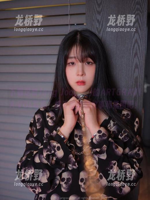 下载这套Jang Joo(장주)的ARTGRAVIA-VOL写真，感受微妙的故事和氛围吧！
